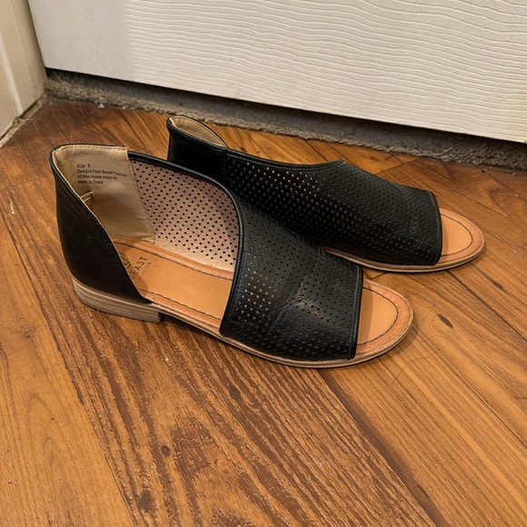 Black and tan Sandel? - Picture 2 of 4